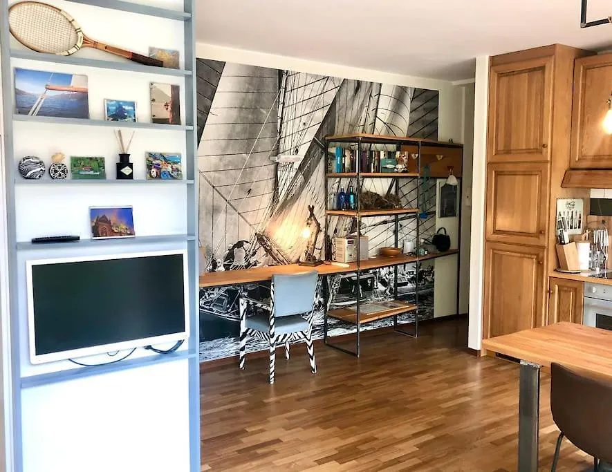 Mascalzone Latino, City Center Apartment Como 0*,  Italia