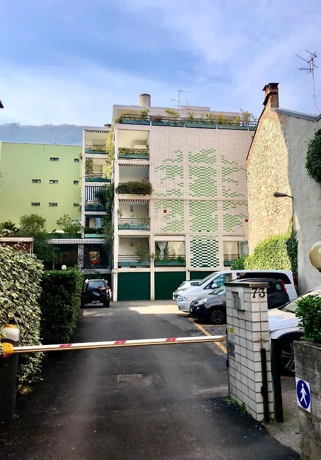 Mascalzone Latino, City Center Apartment Como Italia