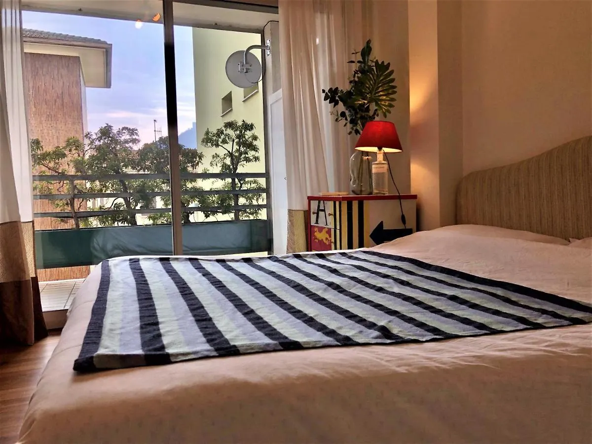 Mascalzone Latino, City Center Apartment Como 0*,  Italia
