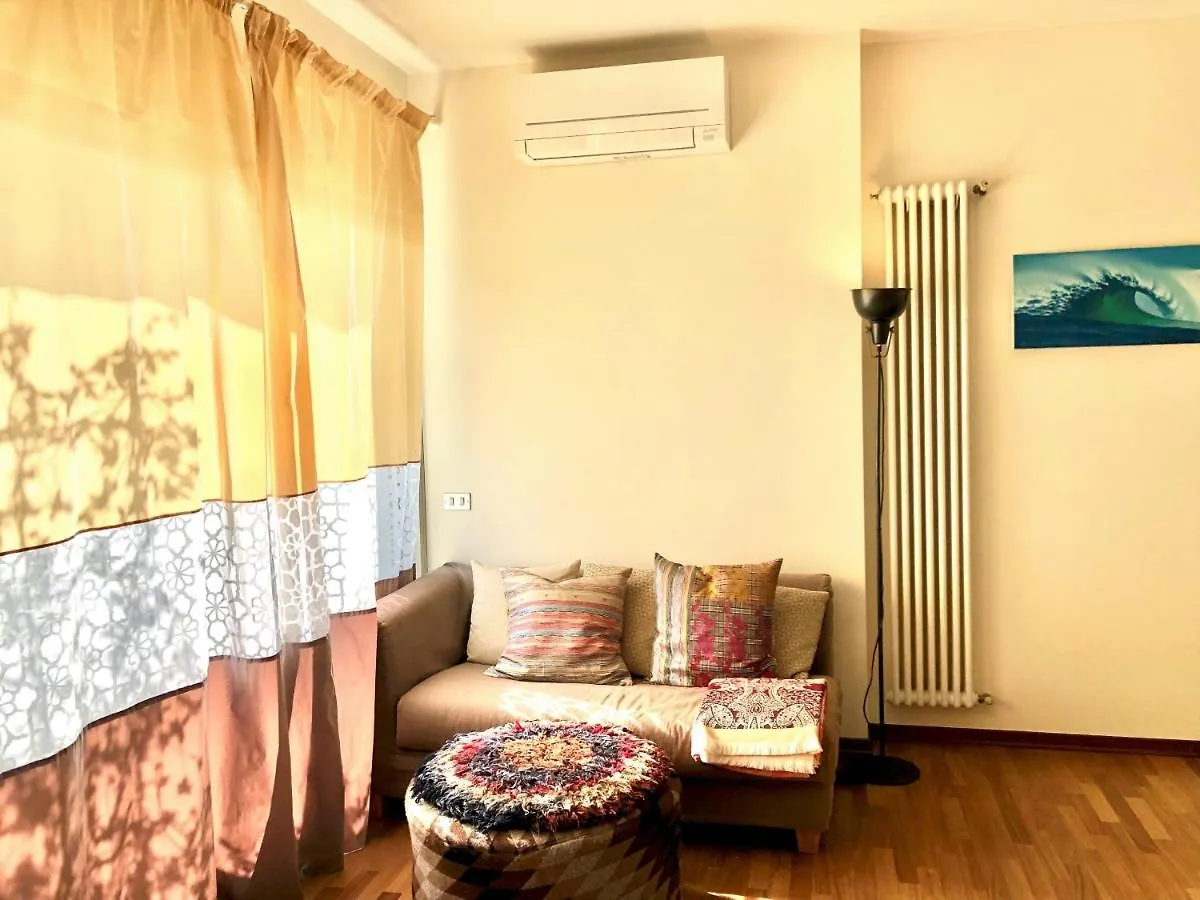 Mascalzone Latino, City Center Apartment Como 0*,  Włochy