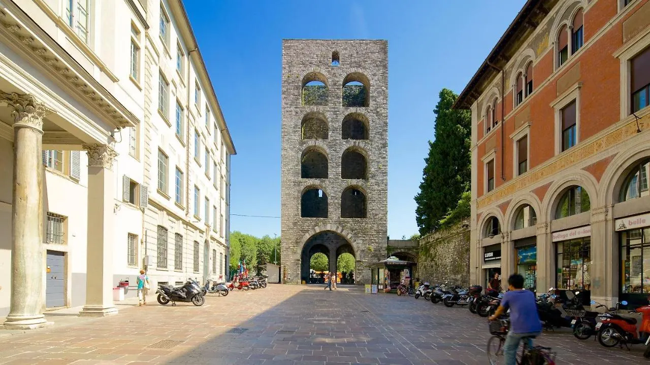 Mascalzone Latino, City Center Apartment Como